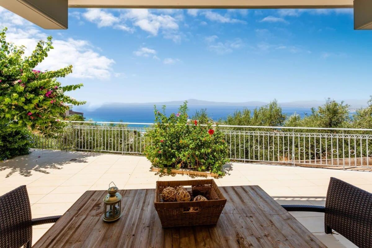 Aigli Fully Equipped Getaway - Seaview Lux Retreat Villa Kalamata Exterior photo