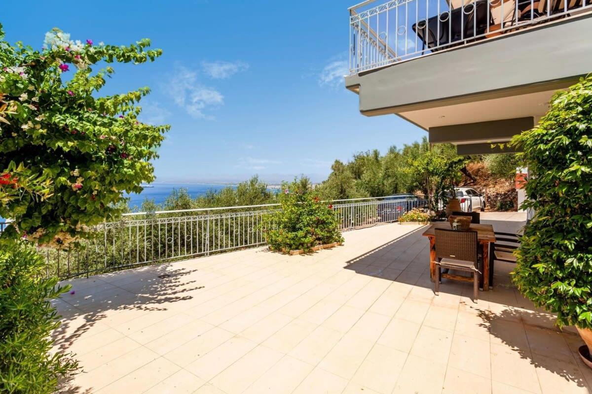 Aigli Fully Equipped Getaway - Seaview Lux Retreat Villa Kalamata Exterior photo